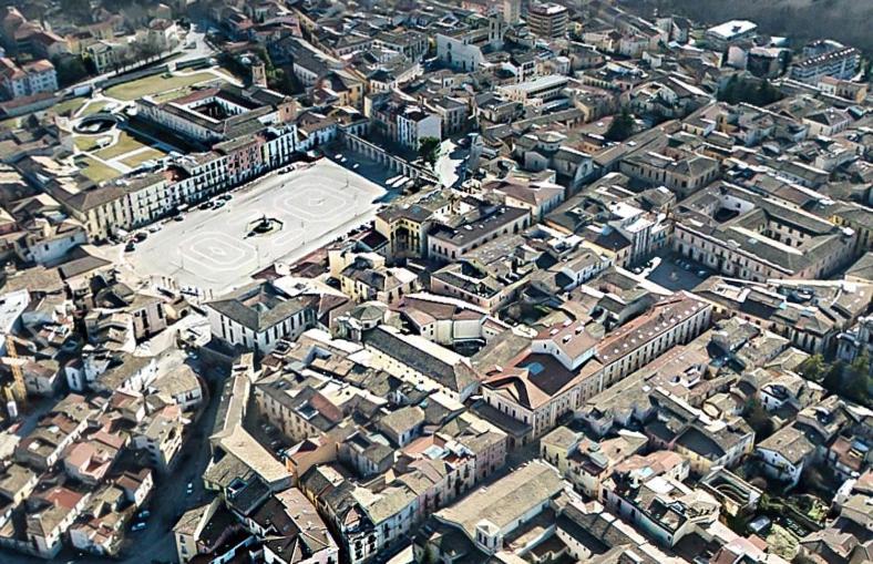 Dietro Piazza Maggiore 술모나 외부 사진